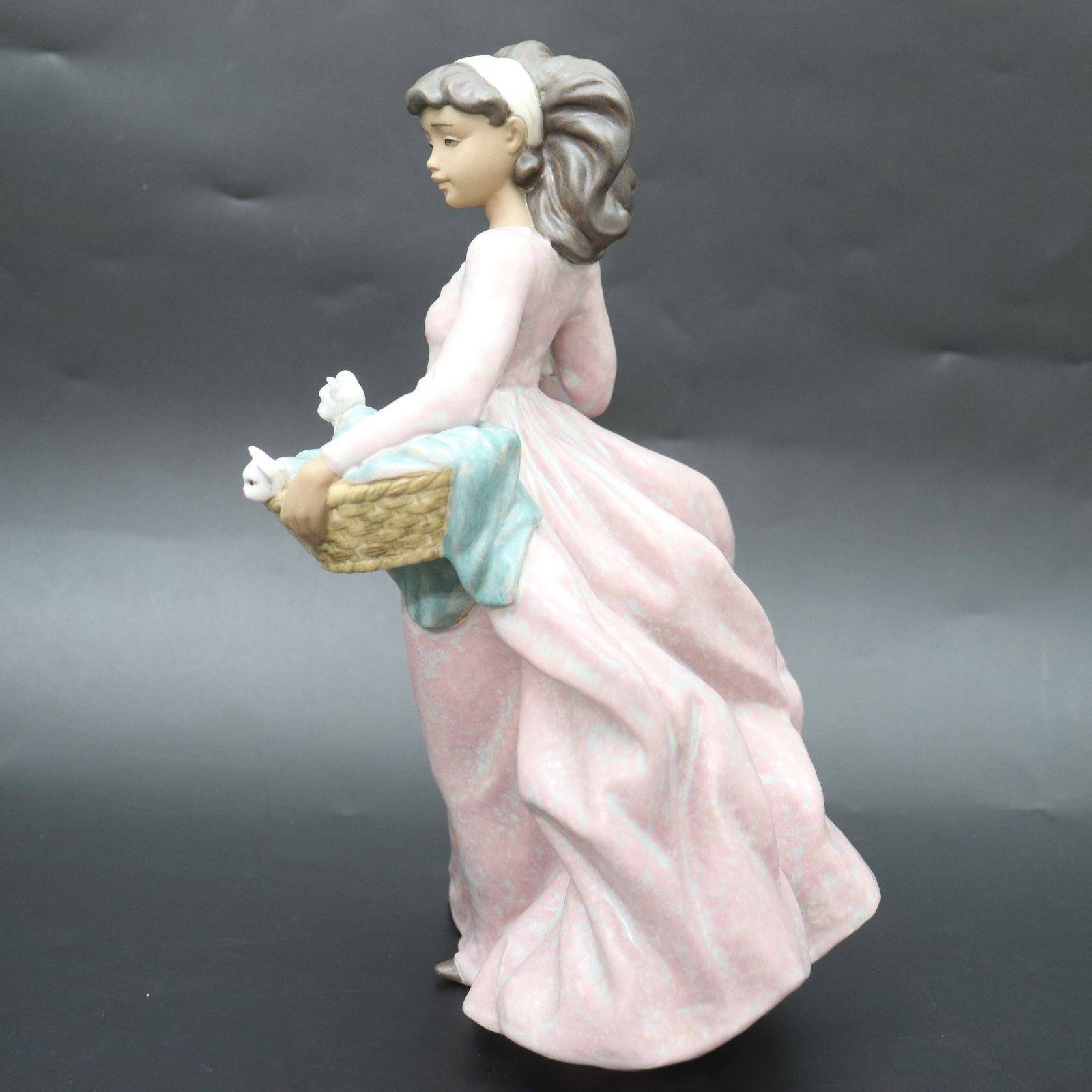 ITER3K94RU8O LLADRO リヤドロ バスケットを持つ少女と3匹の猫 高品質