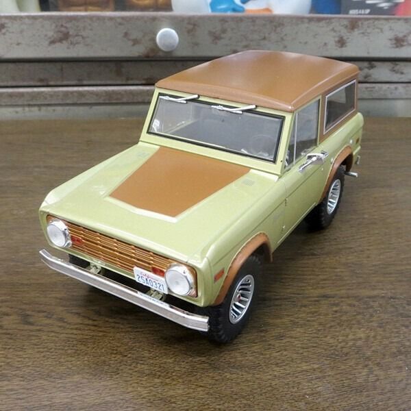 1:24 LOST 1970 Ford Bronco【ロスト】ミニカー 1/24 Greenlight 1970 Ford Bronco (Gold Brown) 