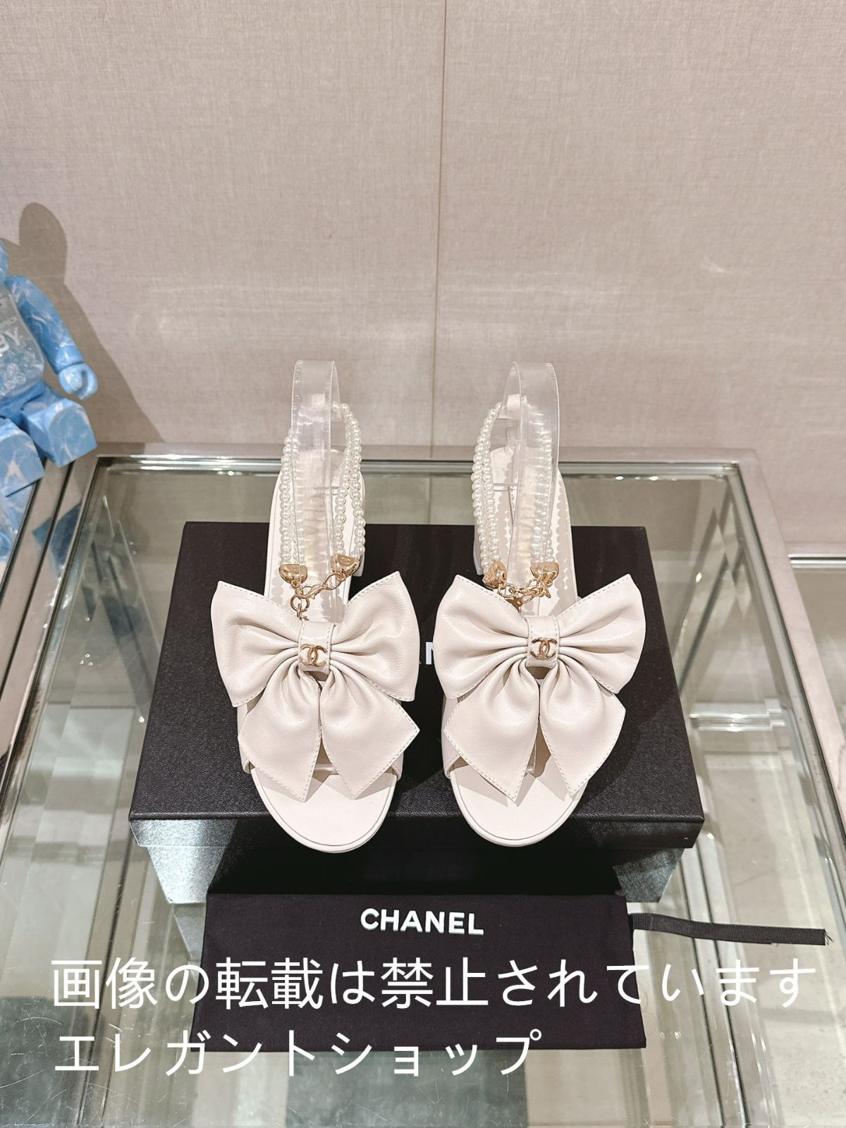 CHANELシャネル夏の新作リボンパールチェーン太ヒールサンダル