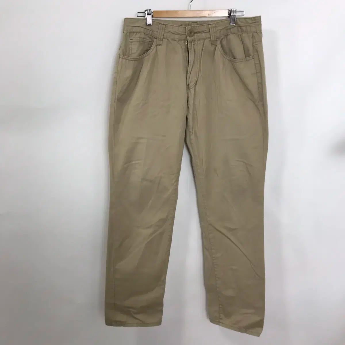GUESS(ゲス) トライアングルパッチロゴ ベージュ パンツ 32 ー 33 インチ