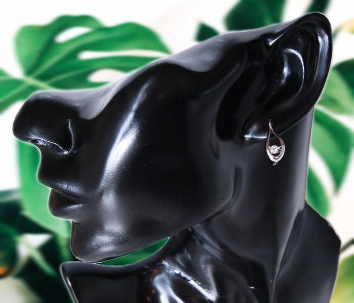 ダンシングストーン高品質天然ダイヤモンド D/VS2/VG鑑定付Ptフープ  