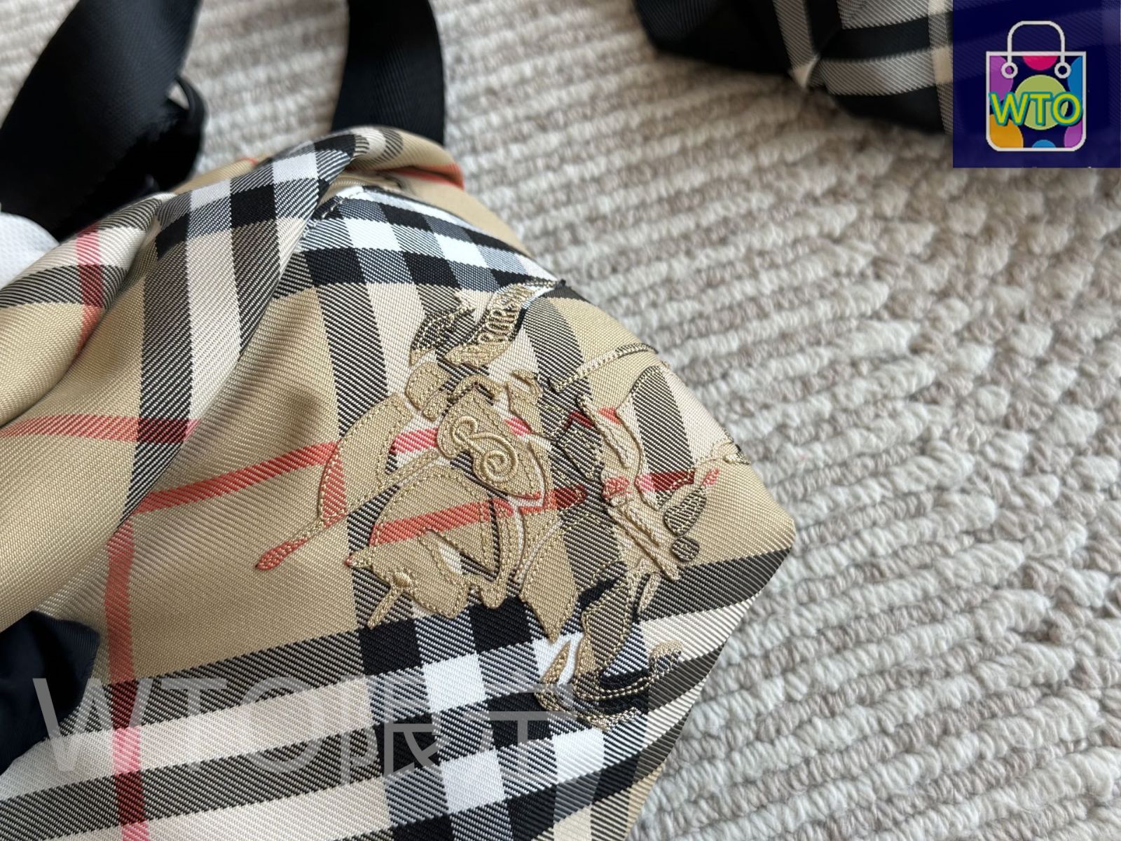 Burberry 8104910A5686 関税送料込 今日特価】Burberry バーバリー バックパック シリーズ 柔軟な