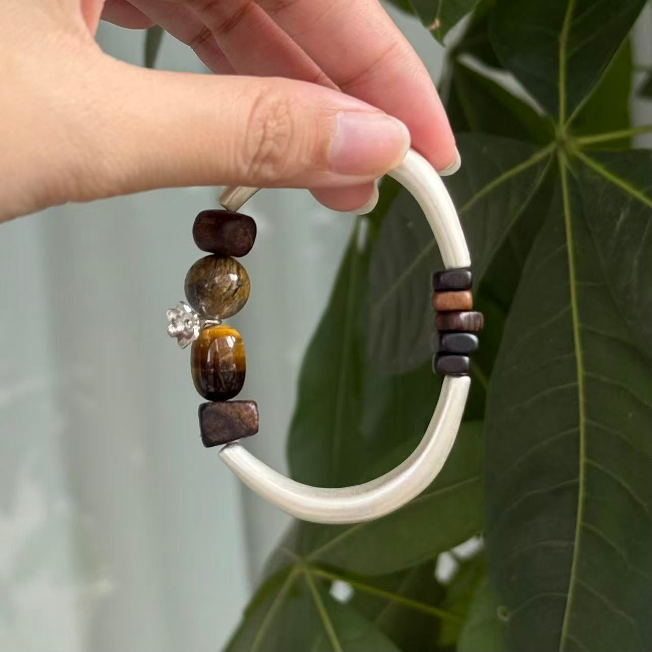 S925銀沈香木ファントムフラワービーズブレスレット曲管復古新中国式 感のあるミニサイズです