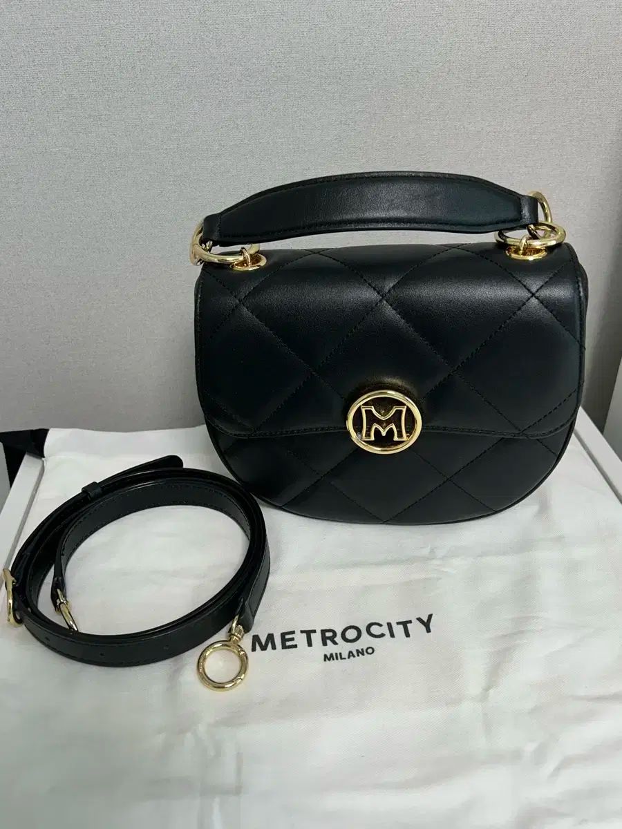 METROCITY メトロシティ ソフィー モデルノ クロスバッグ トートバッグ M221MQ2030Z