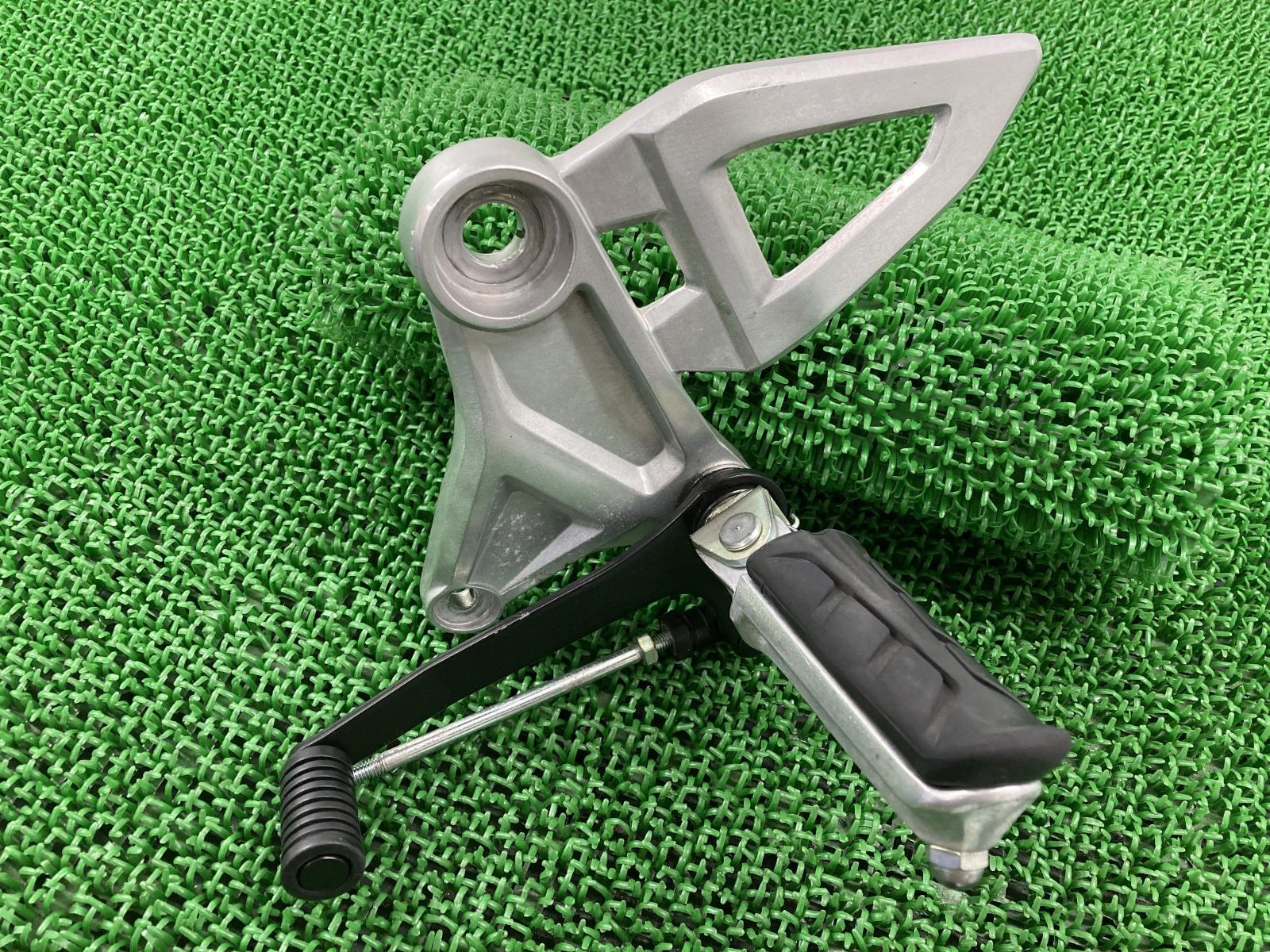 CB250R ステップ 左 K94 ホンダ 純正 中古 バイク 部品 MC52 メイン