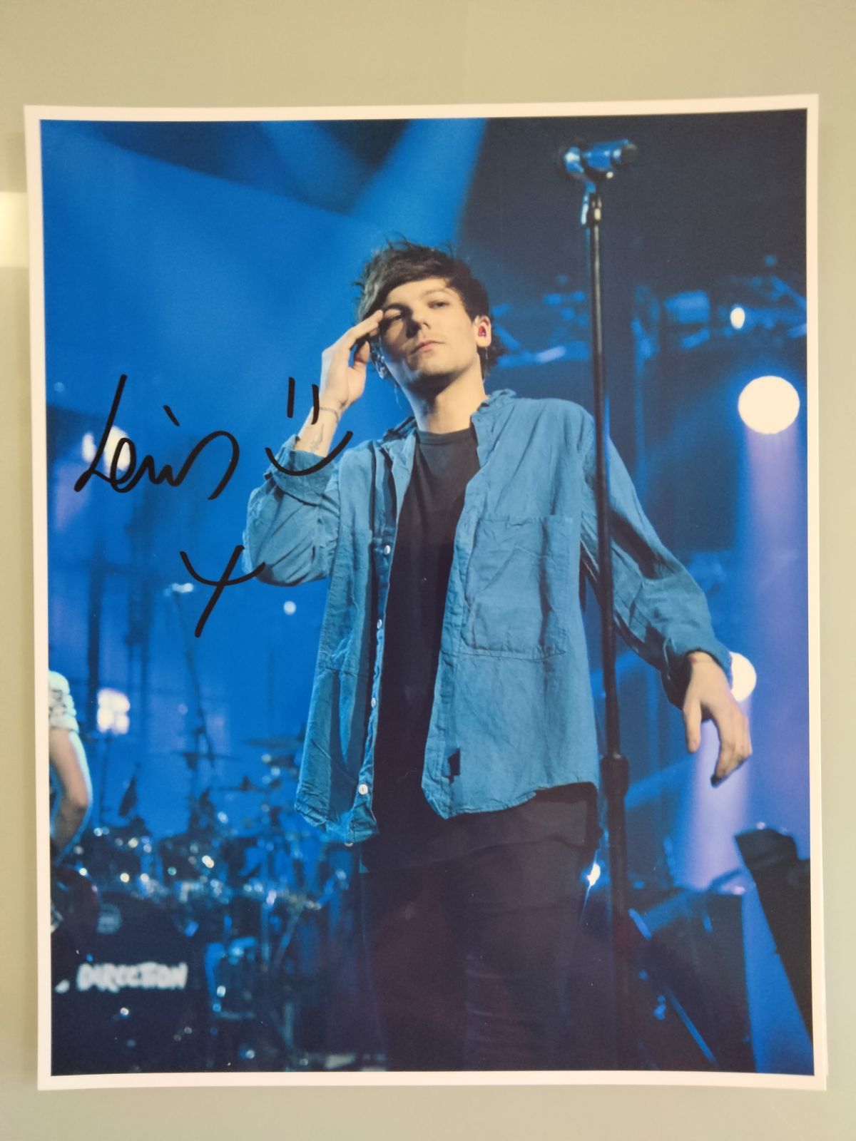 ルイ・トムリンソン直筆サイン入り大型写真…Louis Tomlinson ルイ・トムリンソン直筆サイン入り超大型写真…Louis Tomlinson
