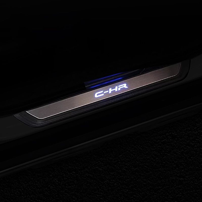 【送料無料】C-HR 2016-2023年対応 外装用LEDブルー発光ドアスカッフプレート 4Pセット 流れる光付き ドレスアップCX02