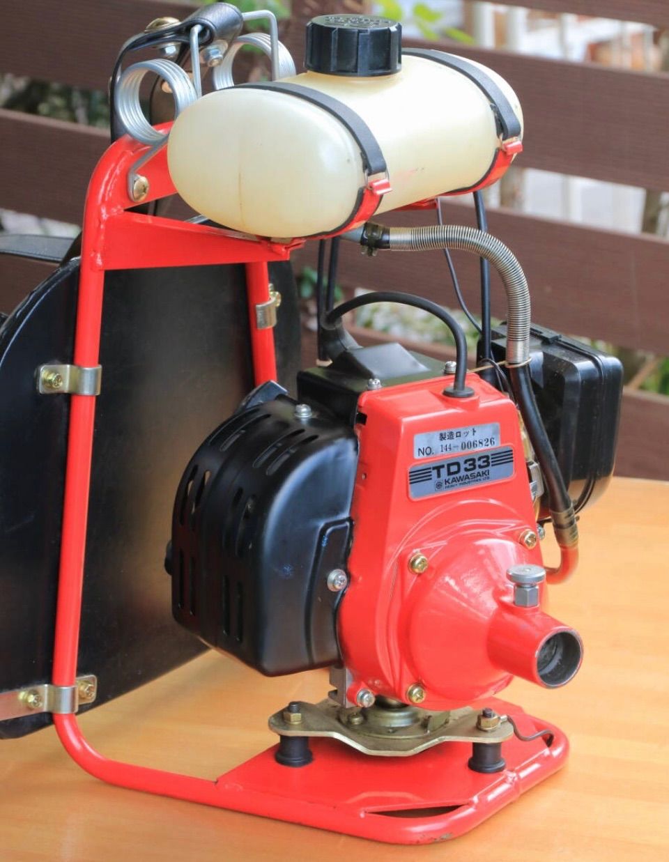 落合 オチアイ 茶摘機 茶仮機 茶摘み機 AM-100 AM-100E 背負式 バリカン