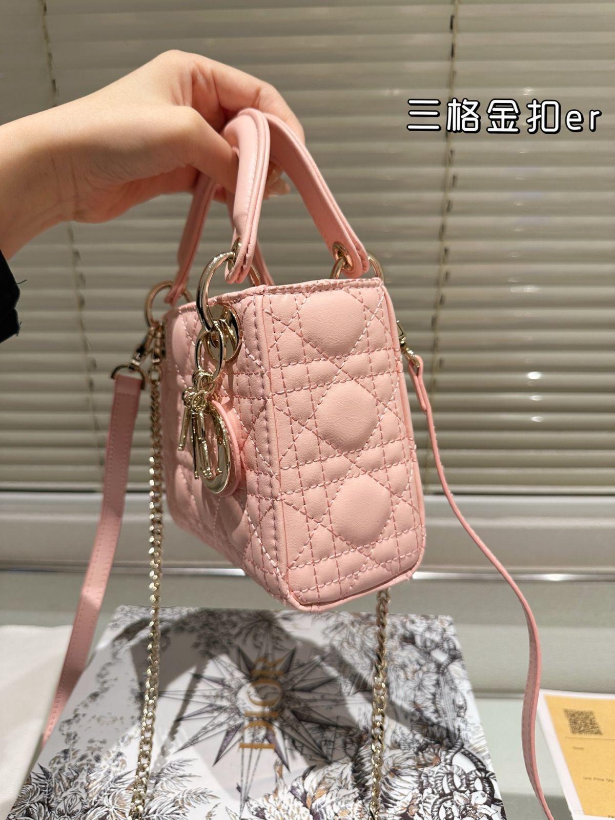 Dior プレスティージュ ルムース 120g ギフトボックスサンプル付き Dior プレスティージュ ルムース 120g ギフトボックスサンプル付き