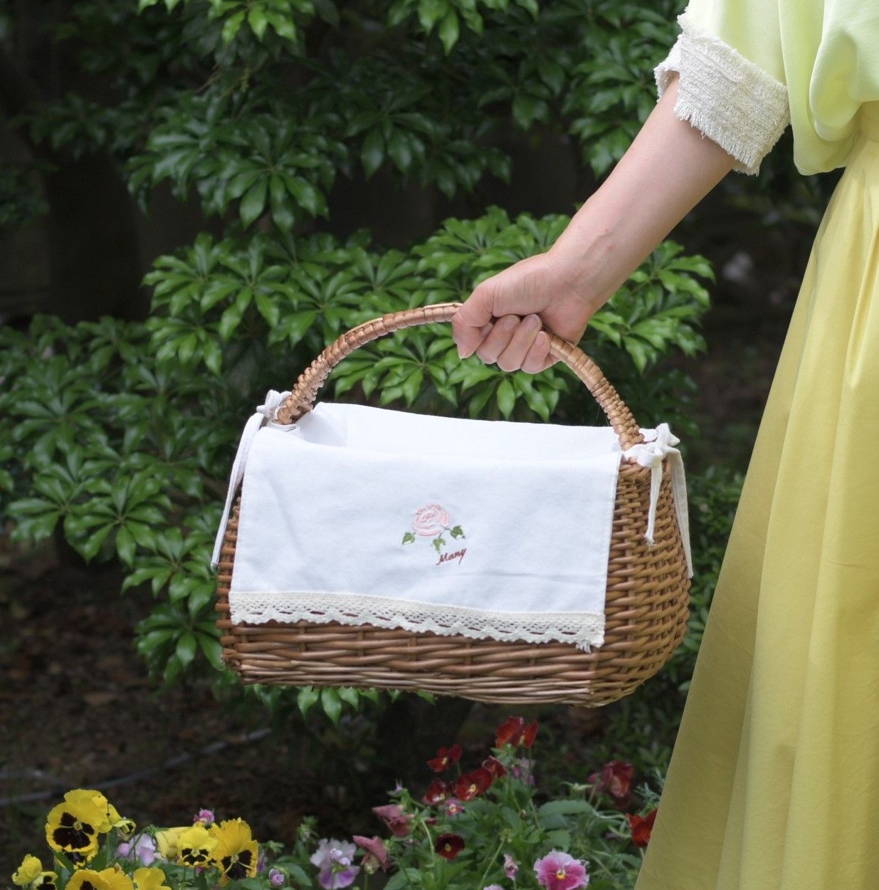 マニーローズ ワンハンドバスケット ピクニックバスケット 刺繍 収納 