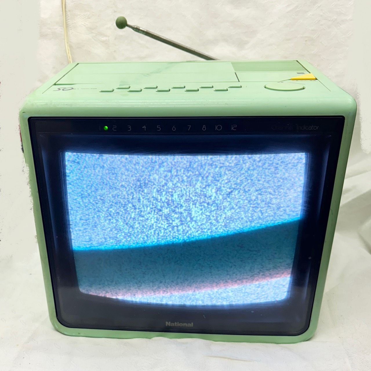 ナショナルカラーテレビ TH11- S11 緑 1976年製 昭和レトロ｜