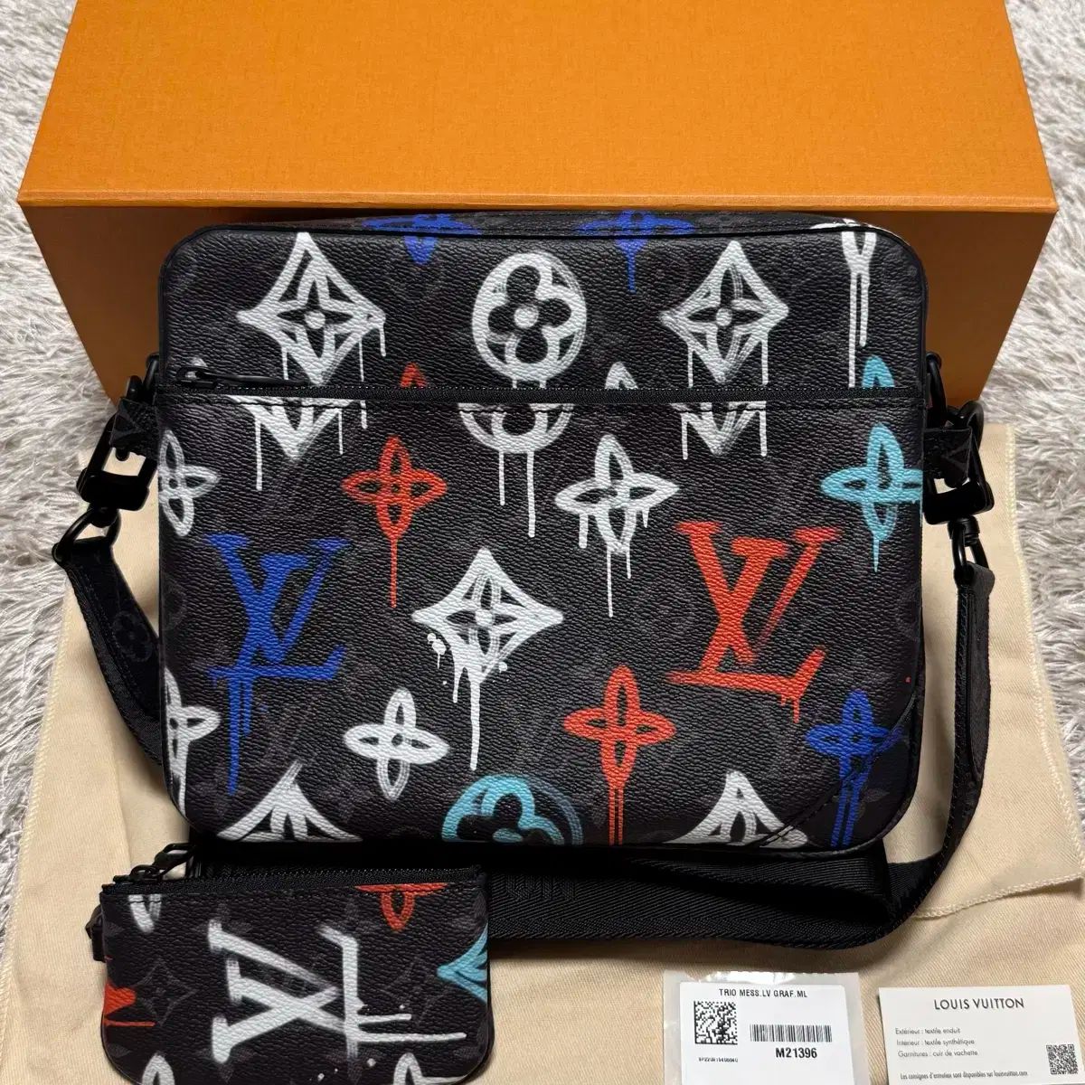 OS Louis Vuitton ルイヴィトン エクリプス グラフィティー マルチ トリオ メッセンジャーバッグ