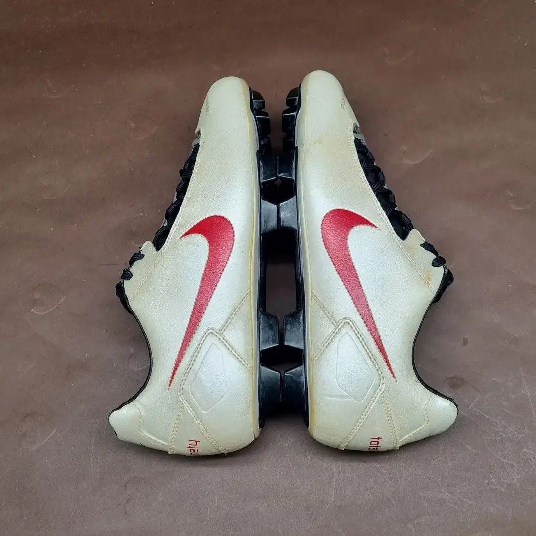 サッカーシューズ 270