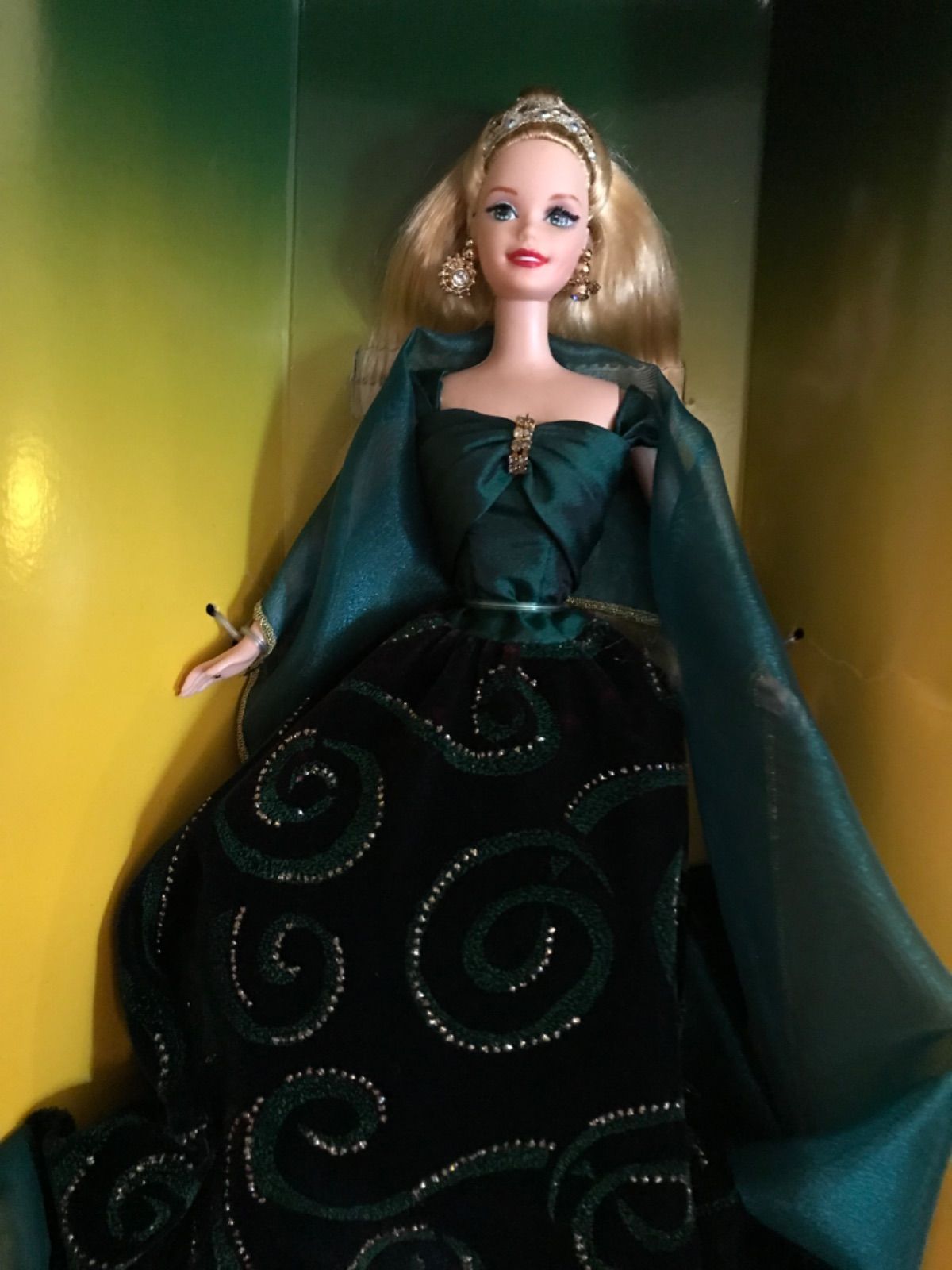 Emerald Enchntment Barbie - メルカリ