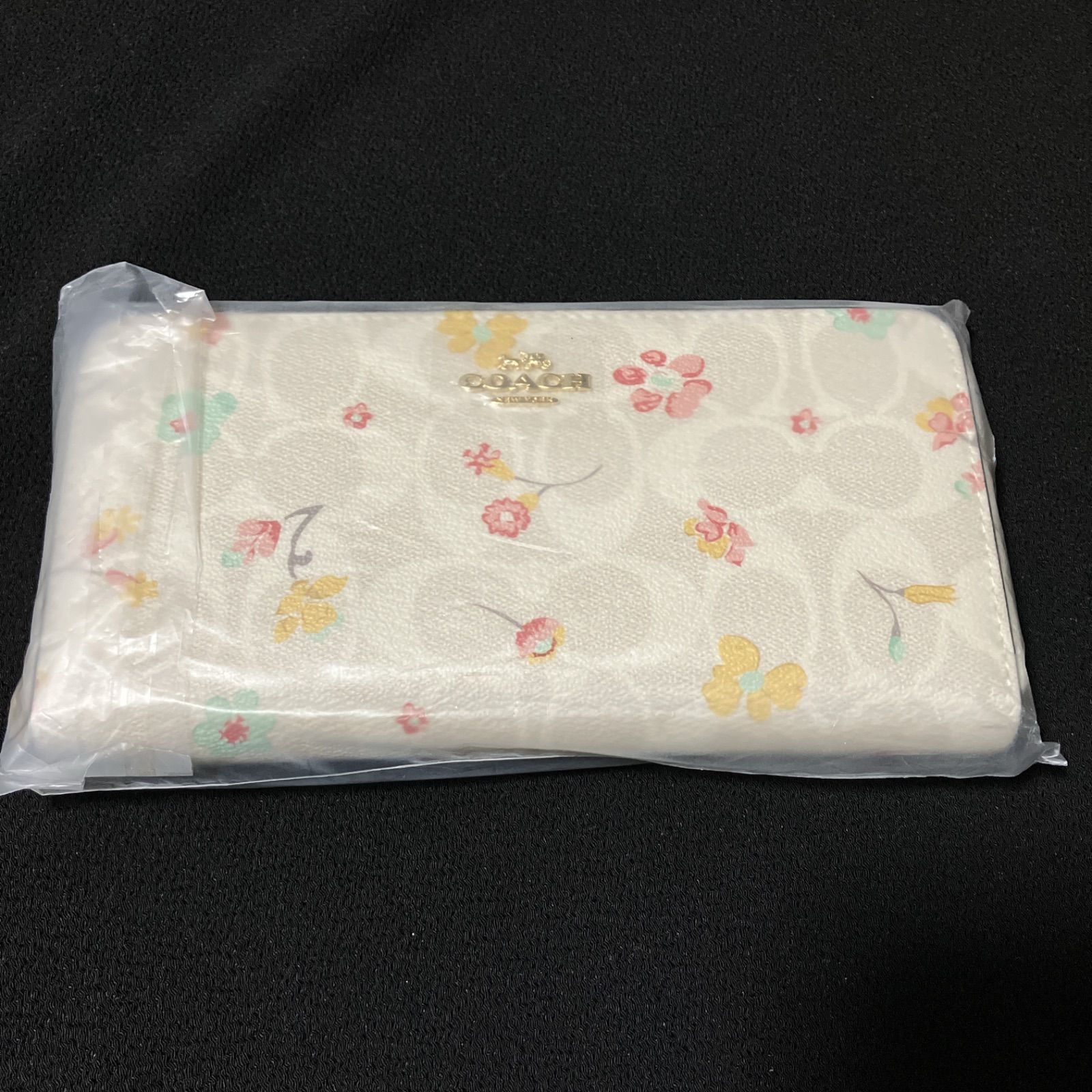 ☆新品未使用☆COACH コーチ ストラップ シグネチャー 花柄 長財布 フラワープリント 白 ホワイト レディース プレゼント用 贈呈用 お祝い  女性向け 女の子向け ラウンドファスナー - メルカリ