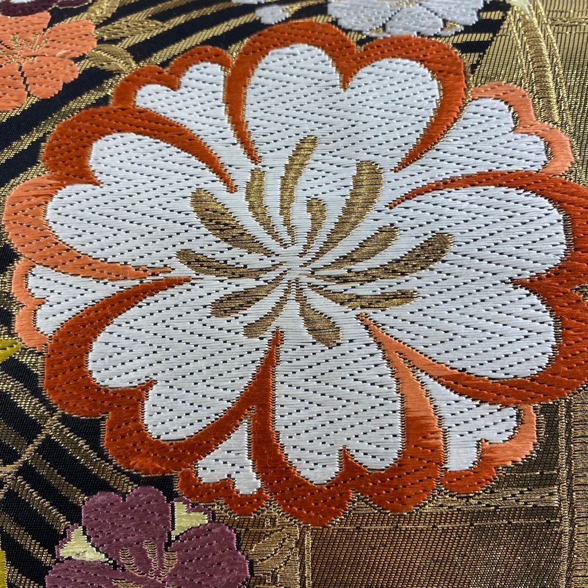 袋帯 秀品 鈴乃屋 桜 流水 刺繍 箔 ベージュ 六通 正絹 【中古】