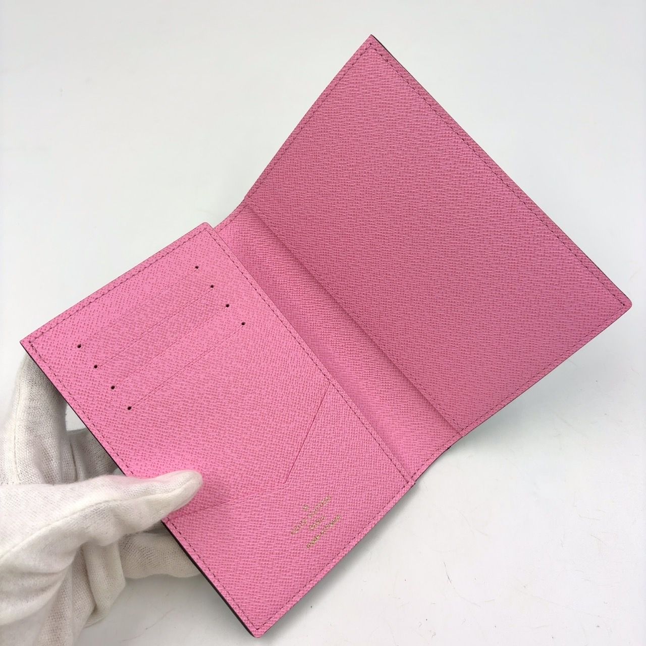 LOUIS VUITTON モノグラムパスポートケース ピンク