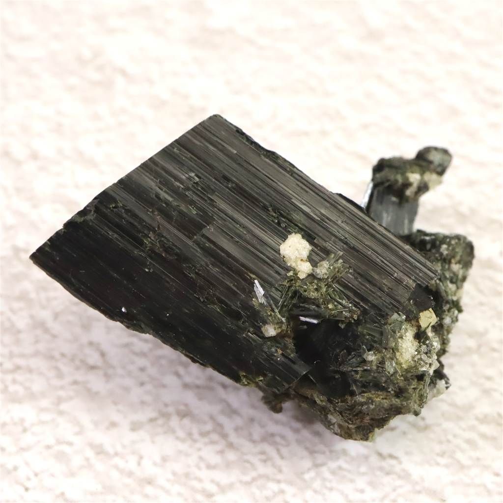 ザギマウンテン産 29mmエジリン輝石 8.68g 榎本通商14967