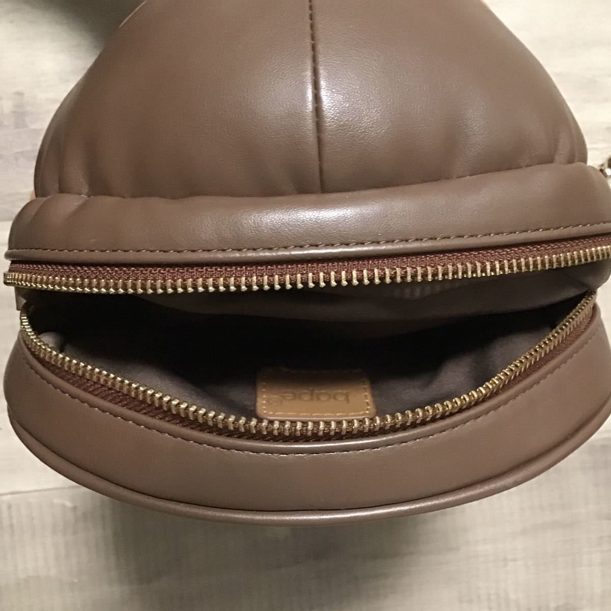 MILO BIG PLUSH DOLL ショルダーバッグ BAPE マイロ - メルカリ