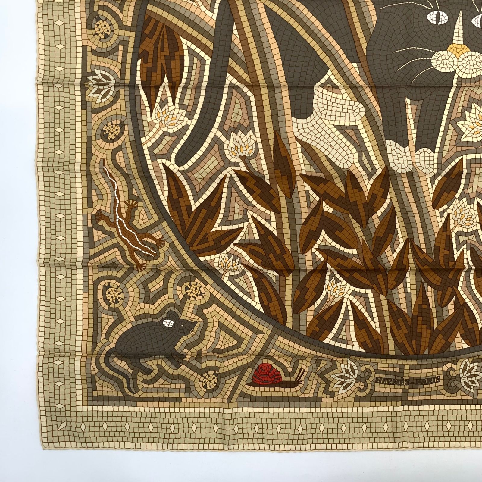 【HERMES エルメス】スカーフ／カレ90 KILM／キリム ベージュ 極美品 HERMES エルメス カレ90 CAVE FELEM 猫に注意 ベージュ