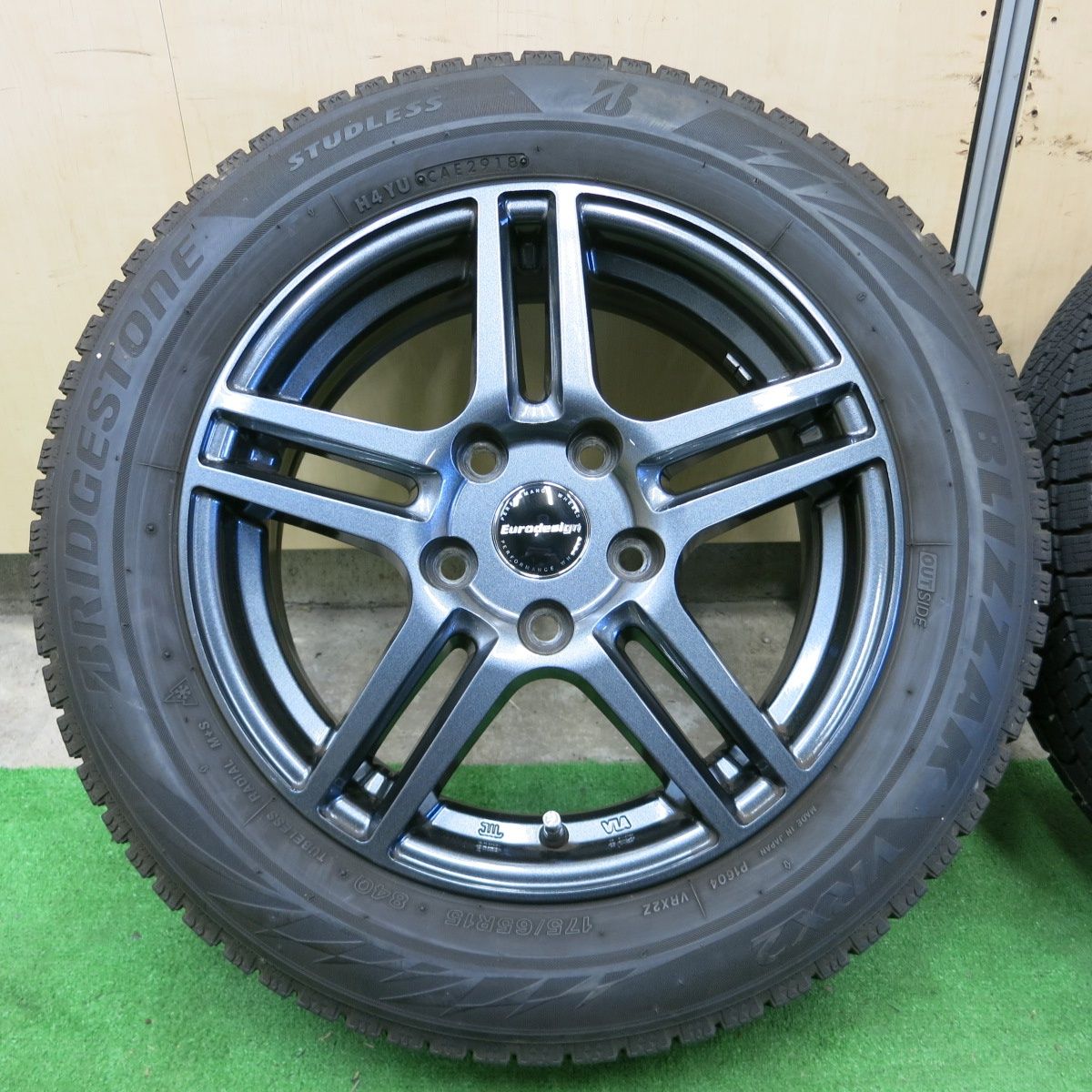 *送料無料* キレイ★MINI ミニ 等 Eurodesign 175/65R15 スタッドレス ブリヂストン ブリザック VRX2 ユーロデザイン PCD112/5H★4062903ナス