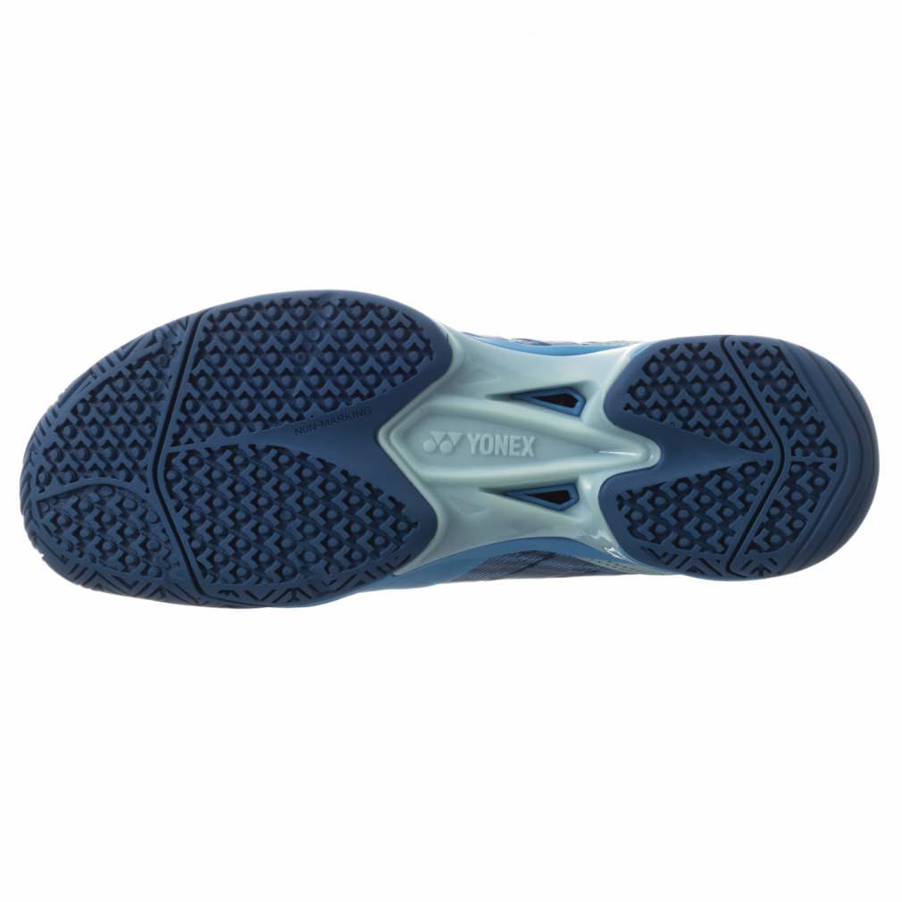 テニスシューズ