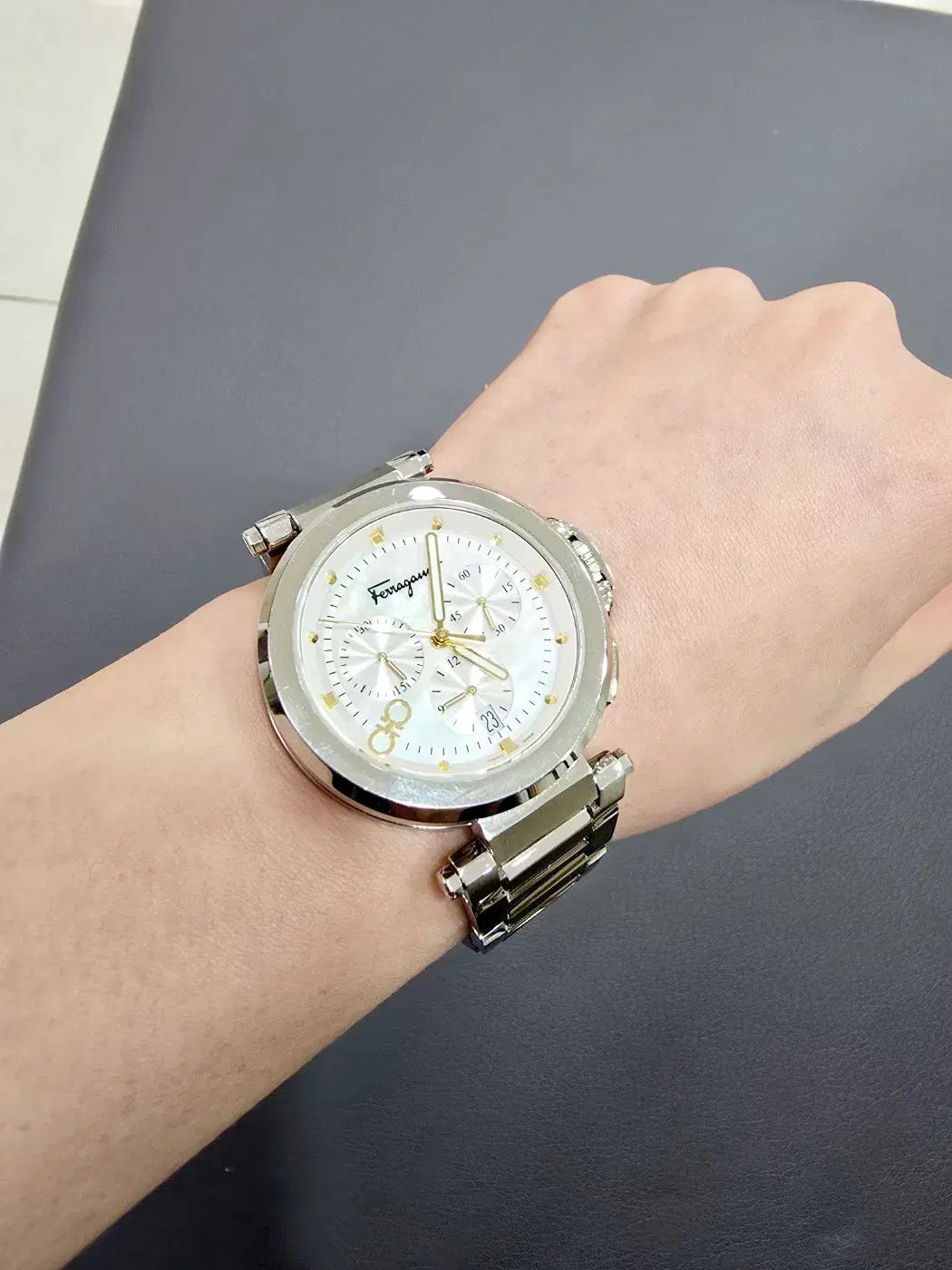 FERRAGAMO フェラガモ メタル 時計 40mnm