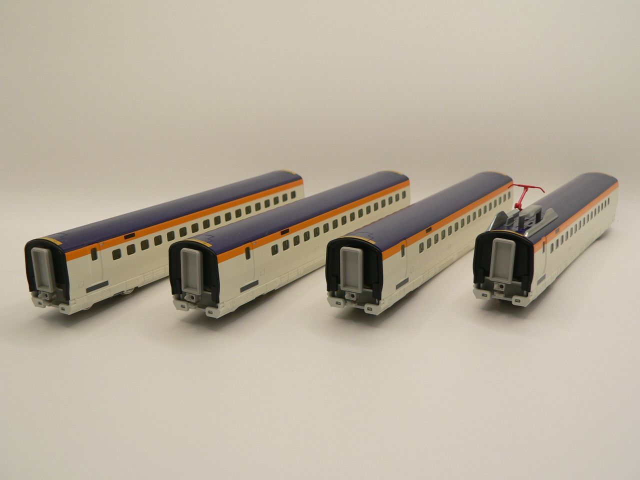 KATO E8系 増結セット E8系 山形新幹線「つばさ」増結セット（4両） 品番：10-2052