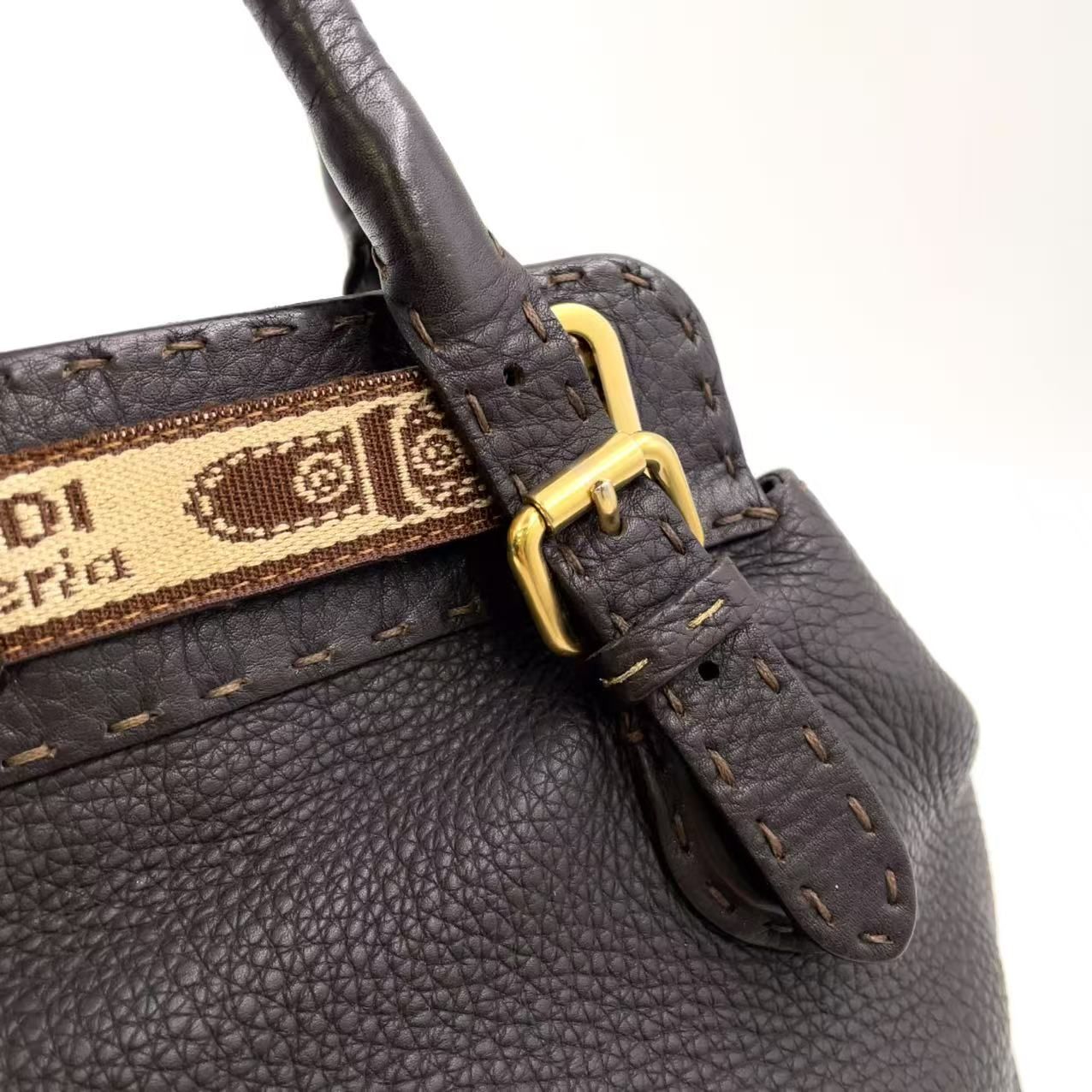 【美品】FENDI フェンディ セレリア ハンドバッグ ヴィラボルゲーゼ 楽天市場】【中古】FENDI フェンディ レザー セレリア ヴィラ