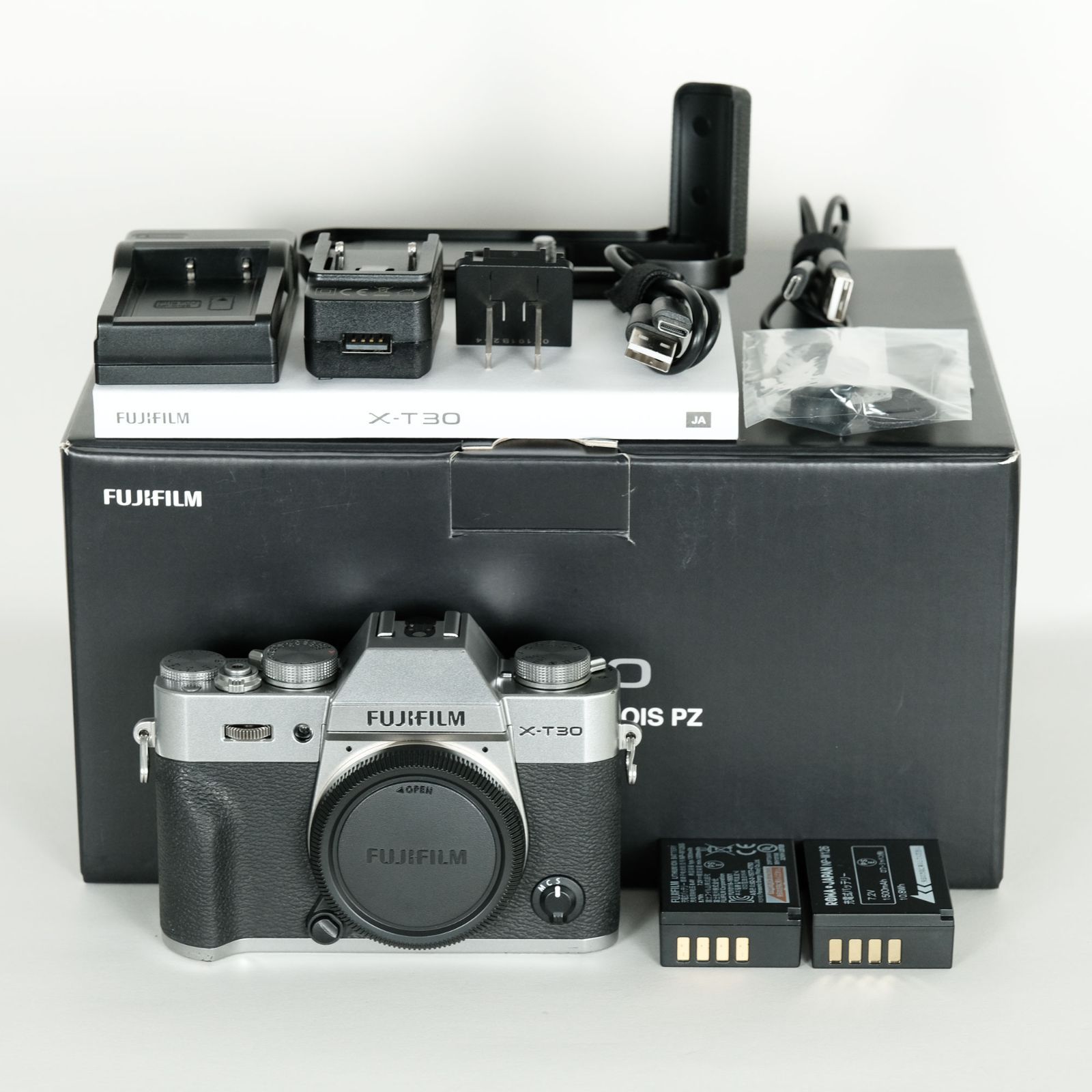 シャッターカウント極少504 FUJIFILM X-E4 BKボディ シャッターカウント極少504枚 FUJIFILM X-E4 BKボディ シャッター