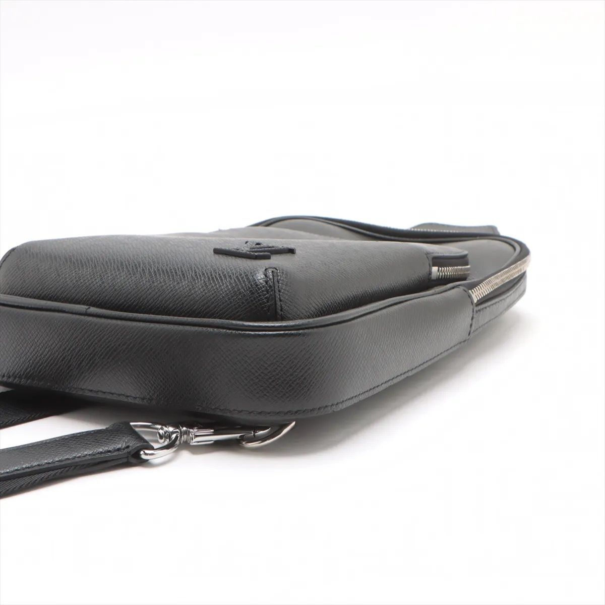 ルイ・ヴィトンM30863 タイガ アヴェニュー スリングバッグICタグ