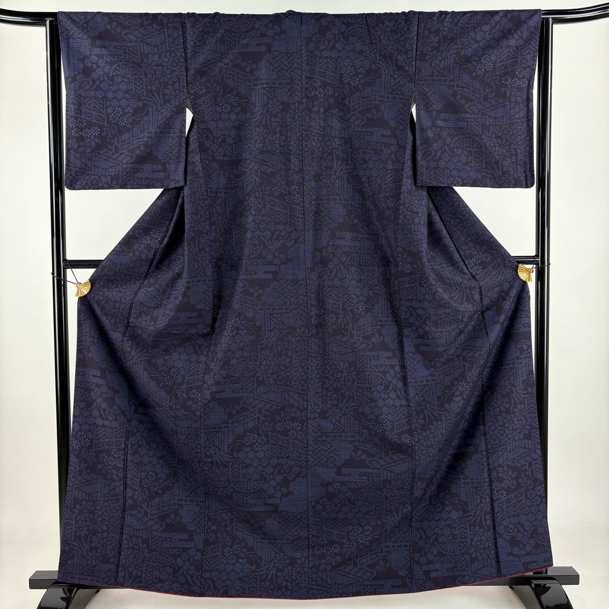 紬 身丈162.5cm 裄丈63cm S 袷 証紙 草花 亀甲絣 紺色 正絹 秀品