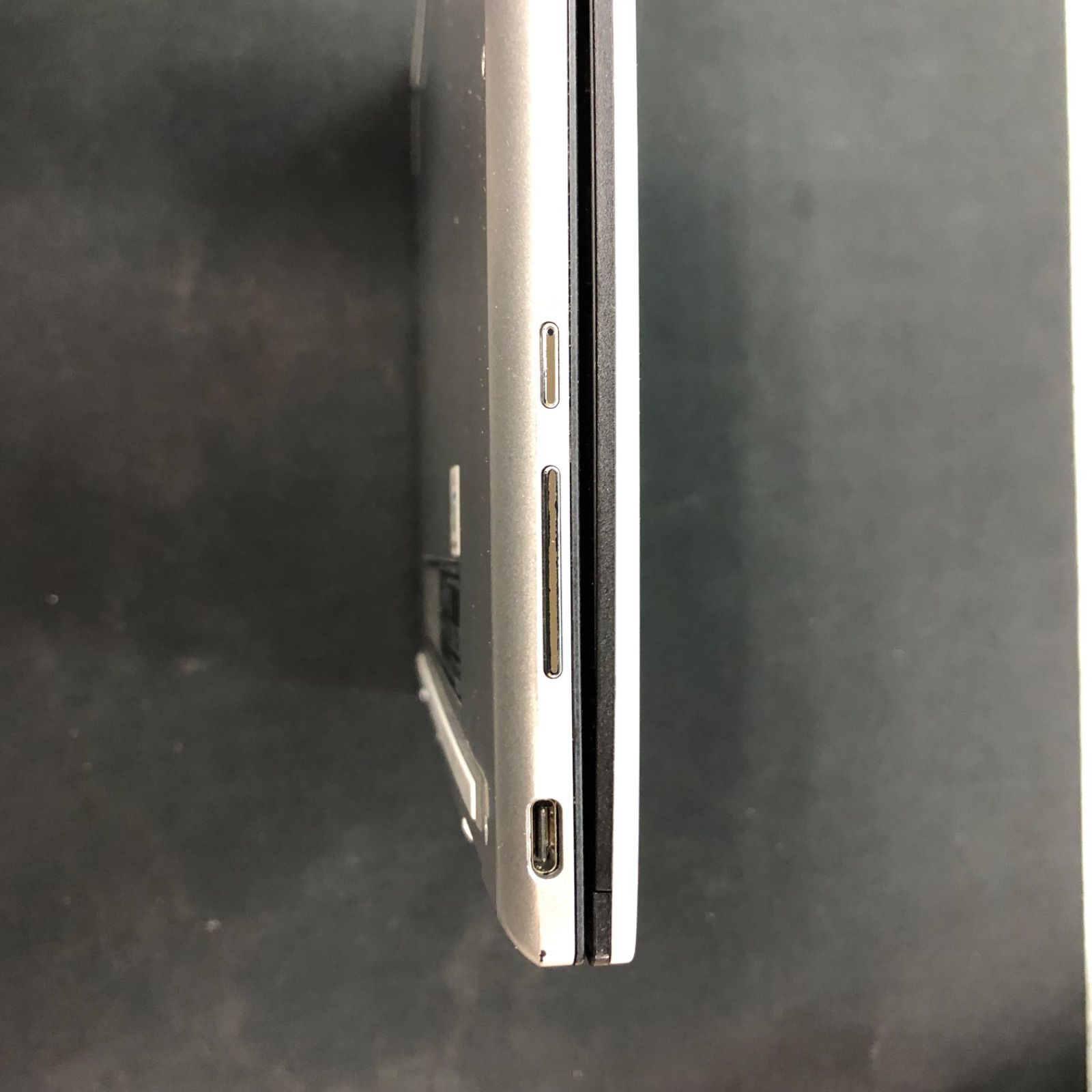 品 ASUS Chromebook Flip CM3 MediaTek Kompanio 820 4GB 64GB シルバー VETTDRUCK_DE