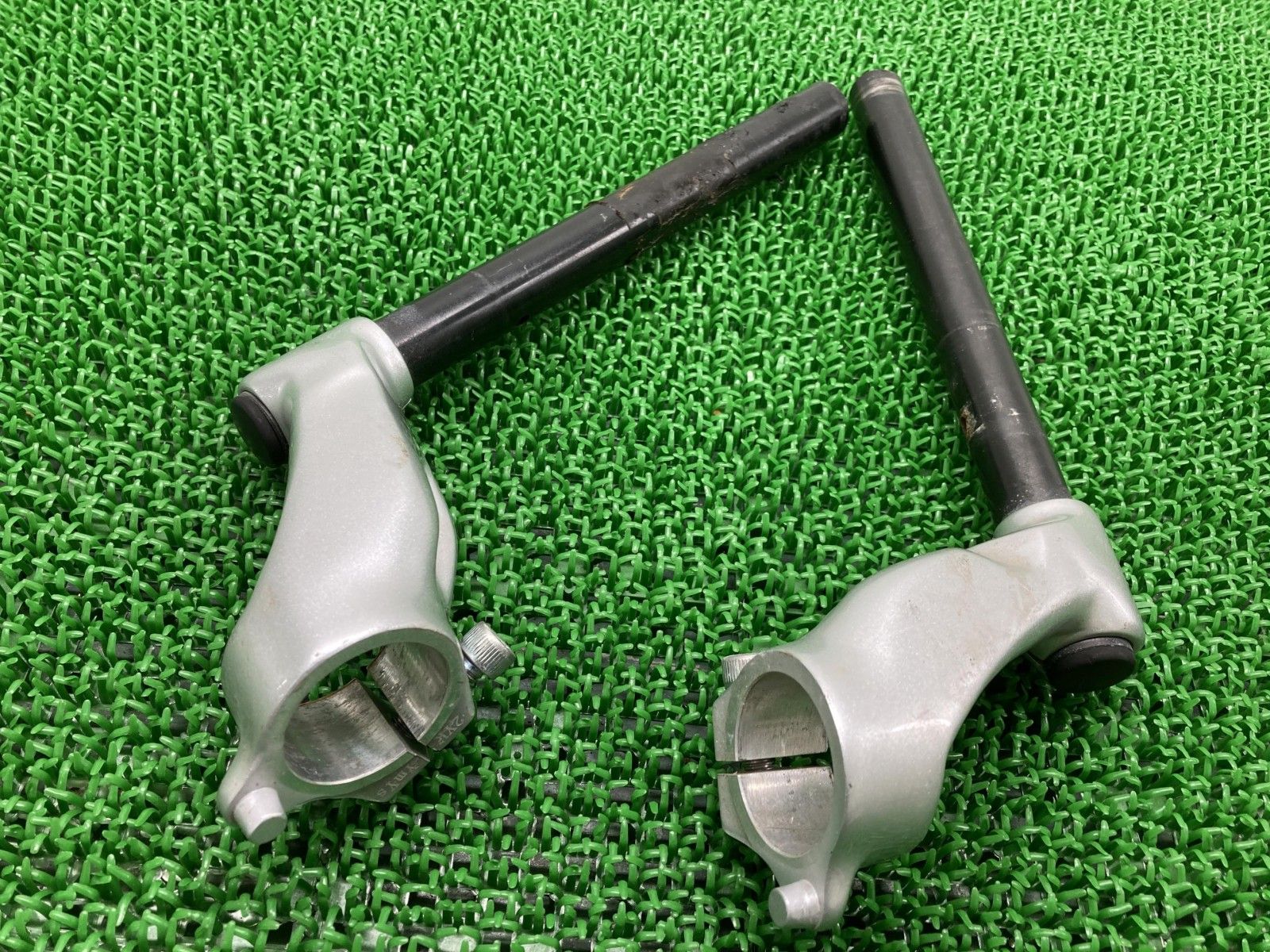 GSR250 セパレートハンドル 左右 スズキ 純正 バイク 部品 GJ55D 37φ セパハン 曲がり無し 品薄 希少品 車検 Genuine 【】 28