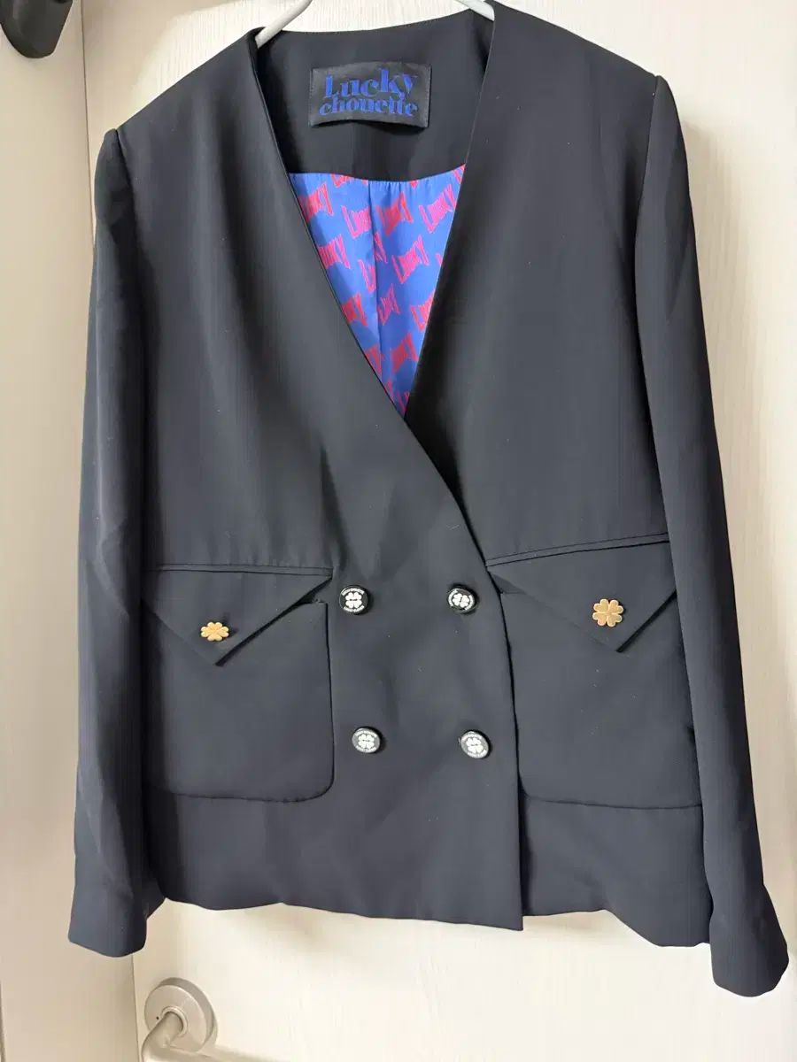 ラッキーシュエトゥ Vネック ジャケット