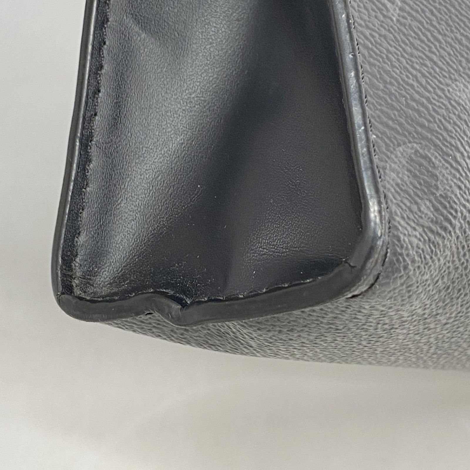 Vuitton