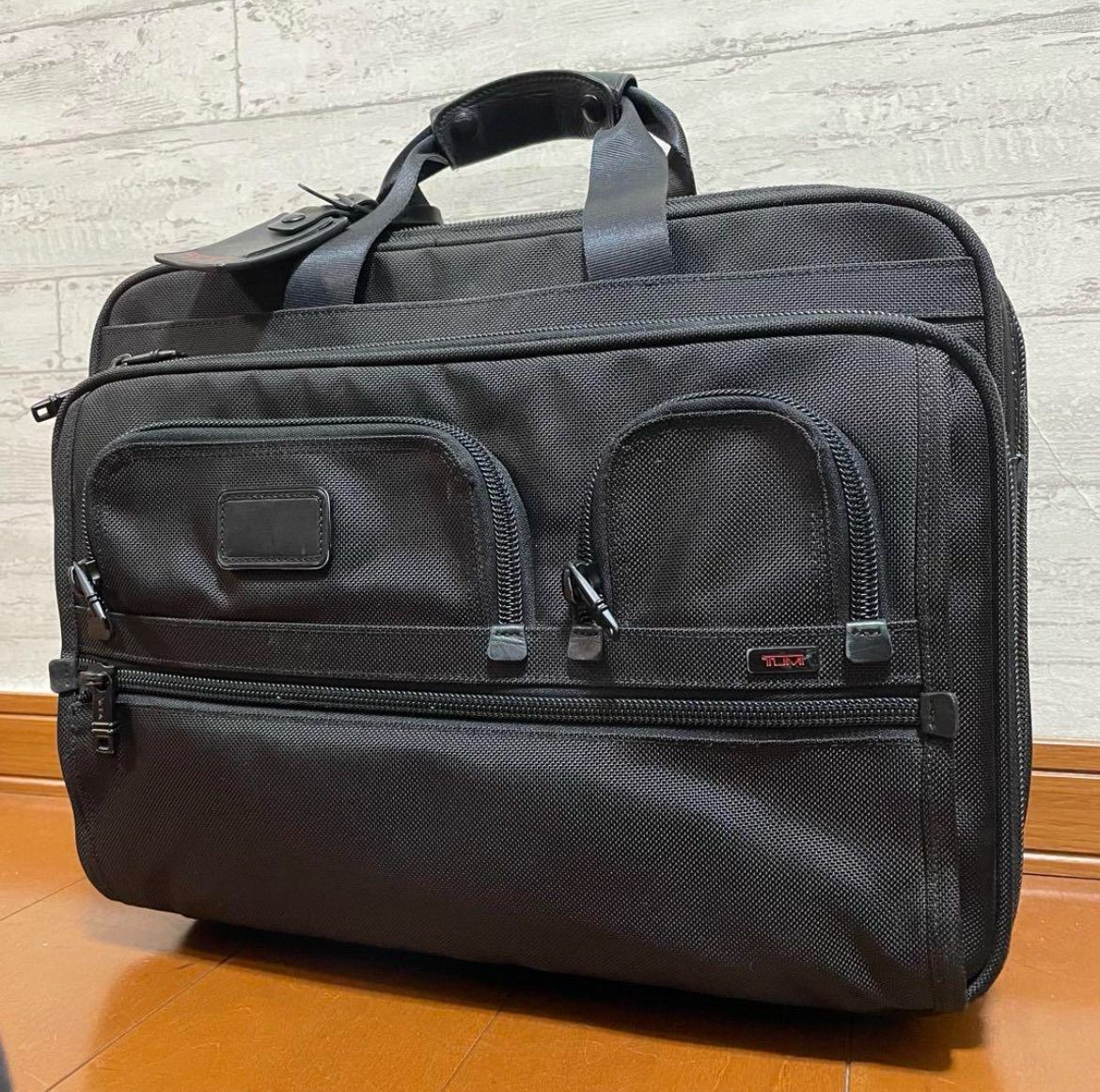 ◈ TUMI ビジネス キャリーバッグ 26127DH 機内持ち込みァ ウィールド デラックス エクスパンダブル ブリーフ 2輪キャリー ビジネスバッグ ブリーフケース 機内持ち込み可 ラップトップ PC収納 大容量 A4収納 通勤 通学 ビジネス 出張
