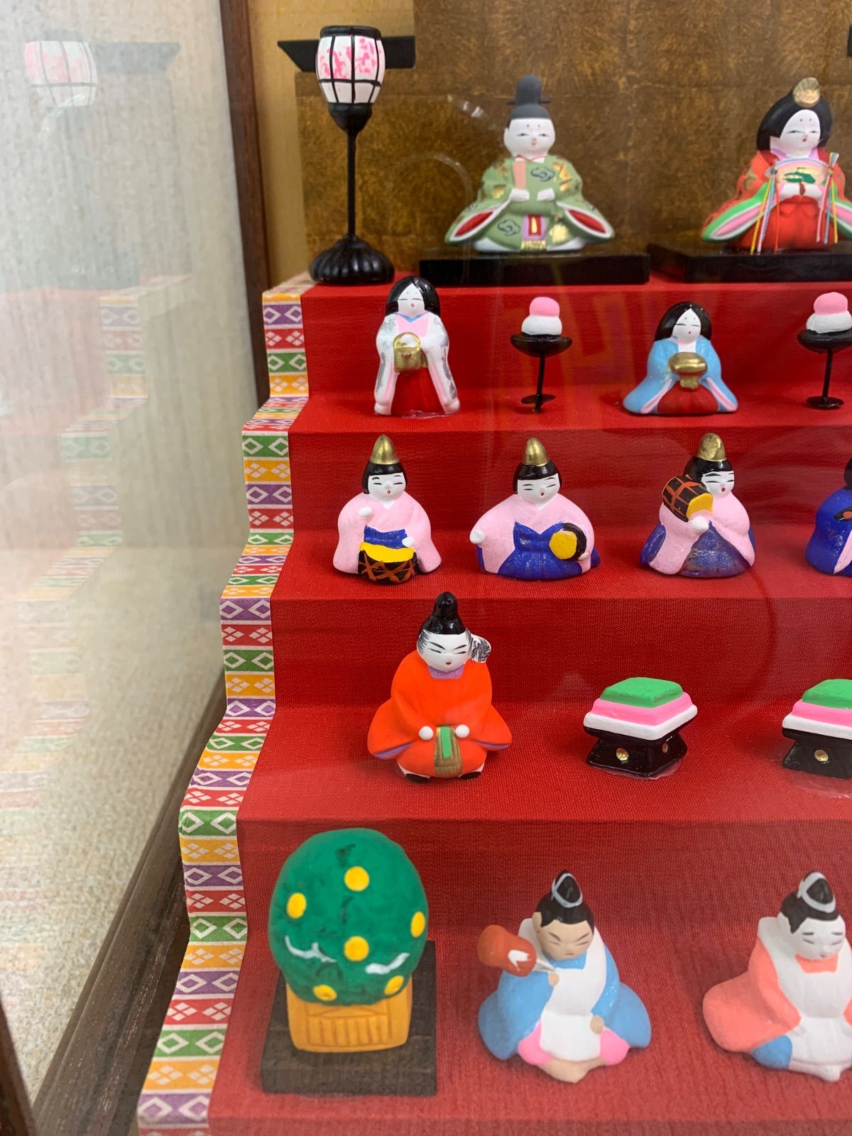雛人形五段飾り十五人揃い（ガラスケースつき） Amazon | 【雛人形】【五段飾】五段飾十五人揃飾 山科 雛 芥子