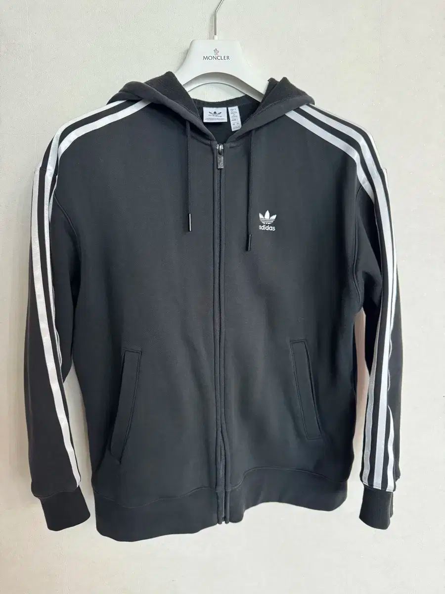 adidas アディダス 正規品 ジップアップパーカー フード付き