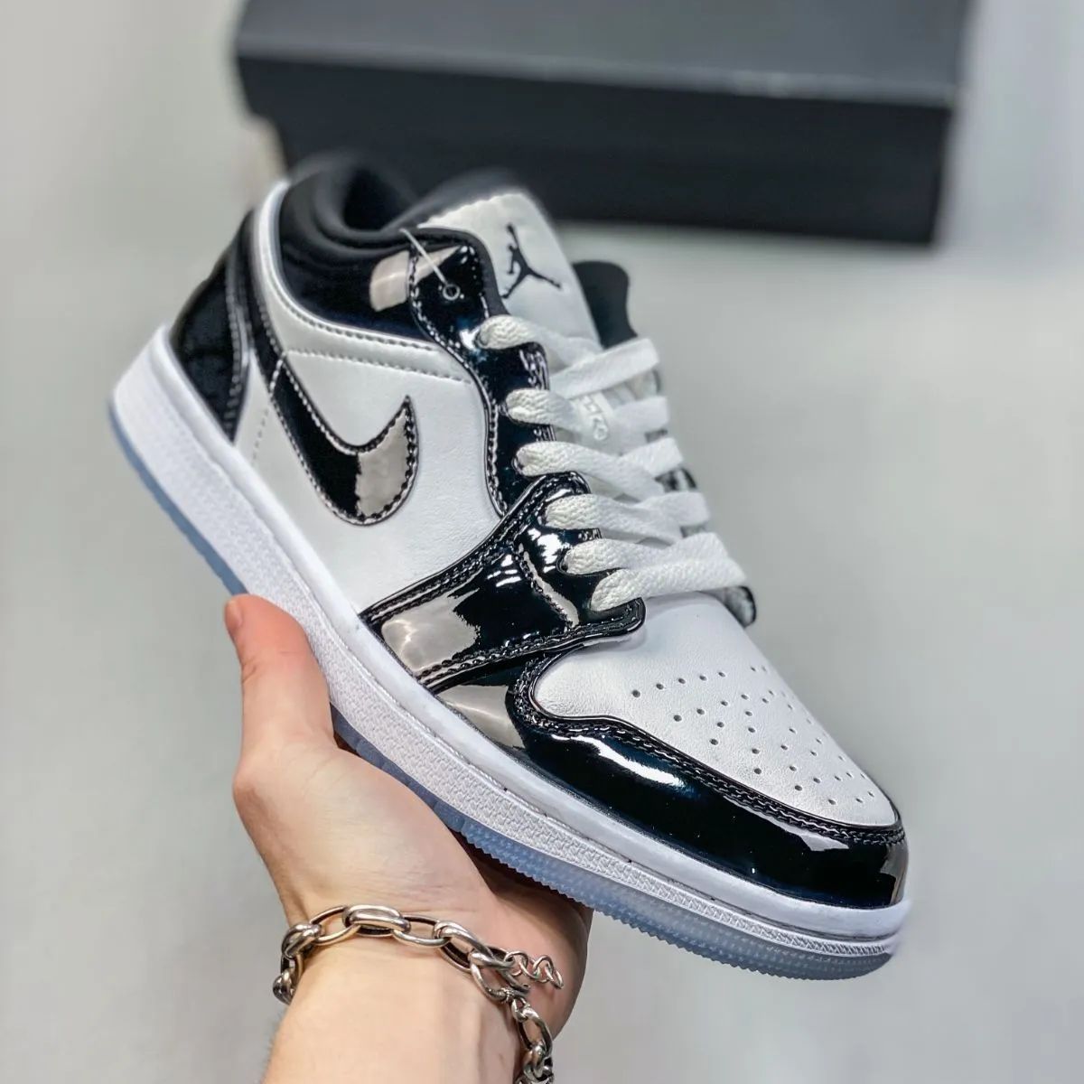 新品 Nike Air Jordan 1 Mid“ AJ1 black