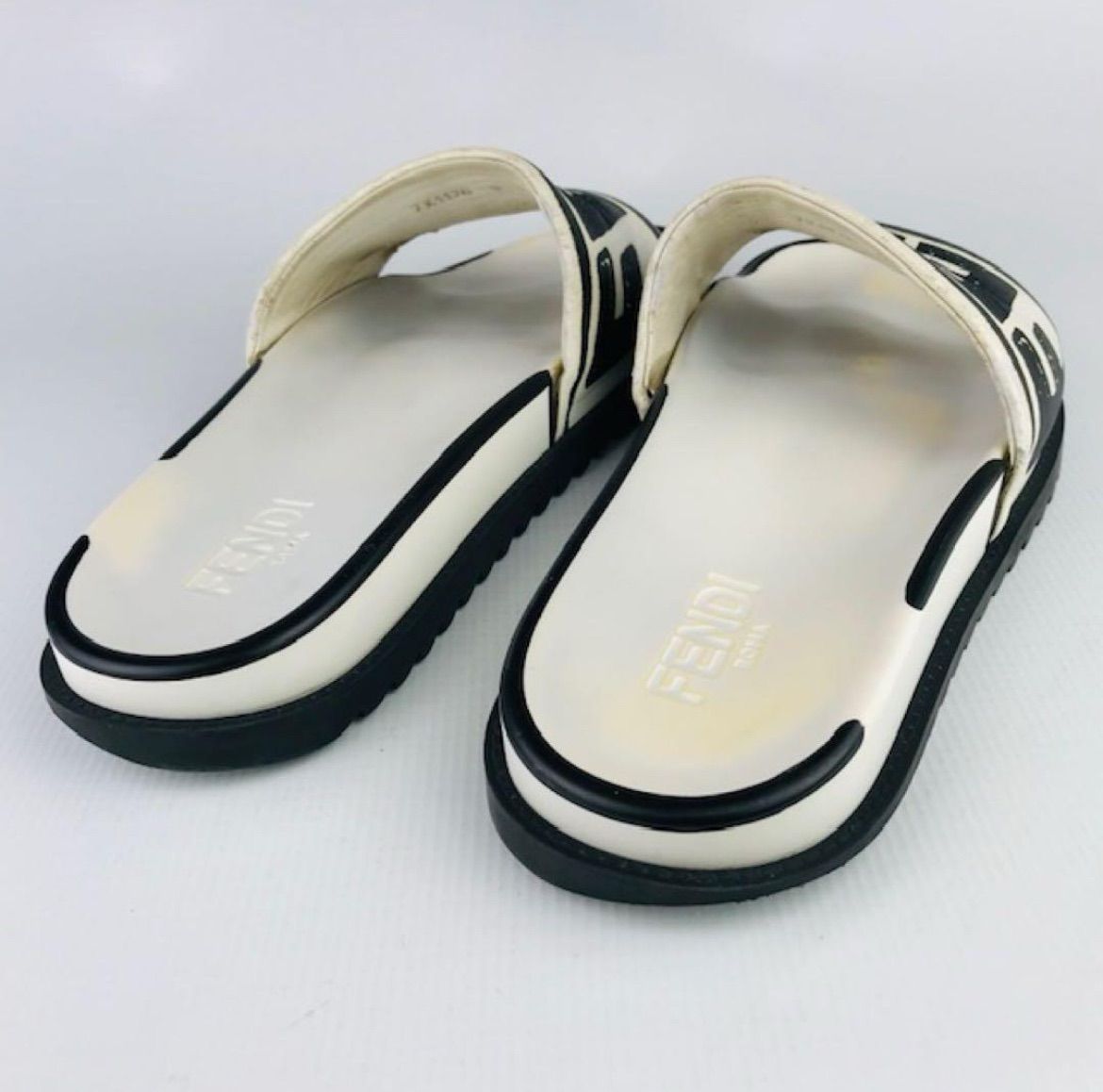 フェンディ ロゴサンダル FENDI ロゴサンダル サイズ36 【公式通販】