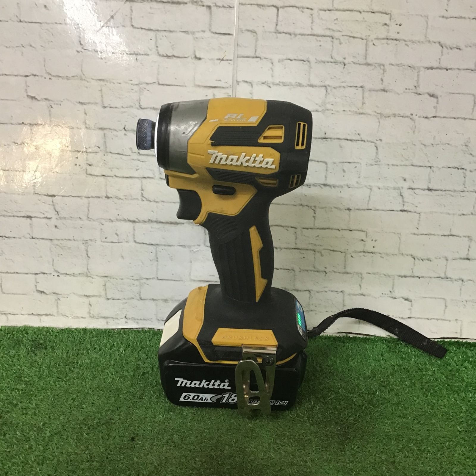 未使用】Makita/マキタ 18v充電式インパクトドライバ TD173DGXFY 未使用】Makita/マキタ 18v充電式インパクトドライバ TD173DGXFY