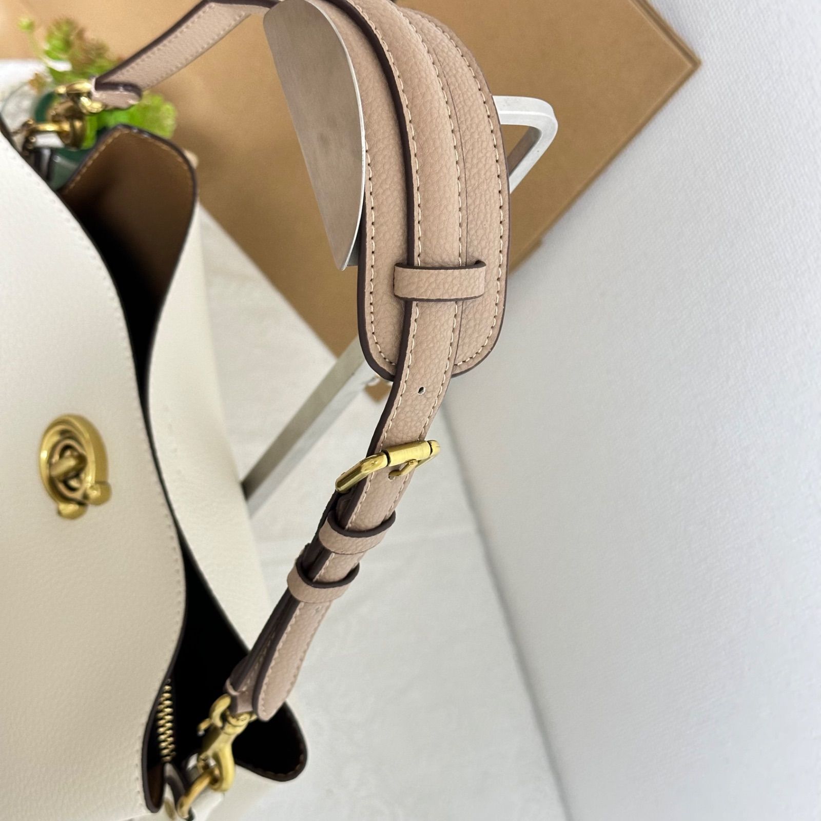 COACH ウィロウ ショルダーバッグ ホワイト C2590 アイボリー - メルカリ
