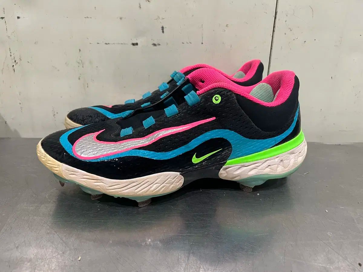 NIKE ナイキ
