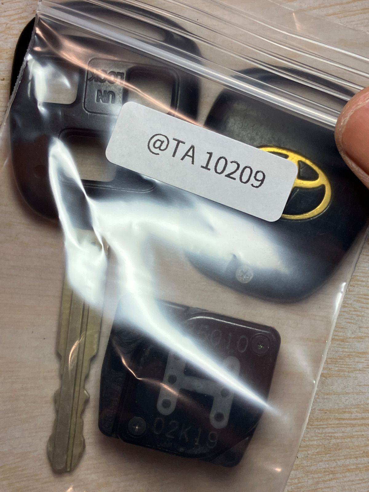 TA10209 トヨタ 35010基盤 純正 キーレス ハイラックスサーフ TRN215 GRN215 KDN215 RZN215等リヤウインドつき 3ボタン リモコン 等 WWW_OLIVIERBERNSTEIN_COM