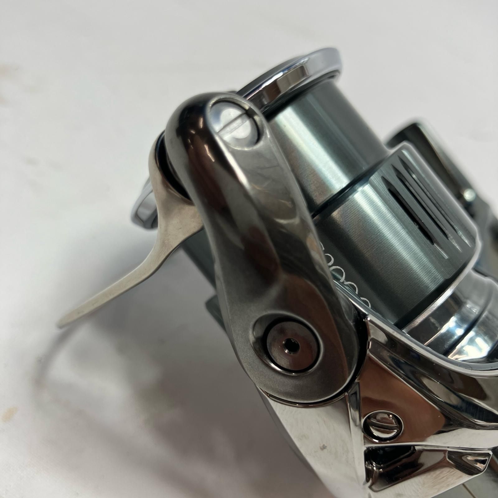 美品　SHIMANO スピニングリール　22ステラ C2000S HG SHIMANO シマノ スピニングリール 22ステラ C2000SHG 043849