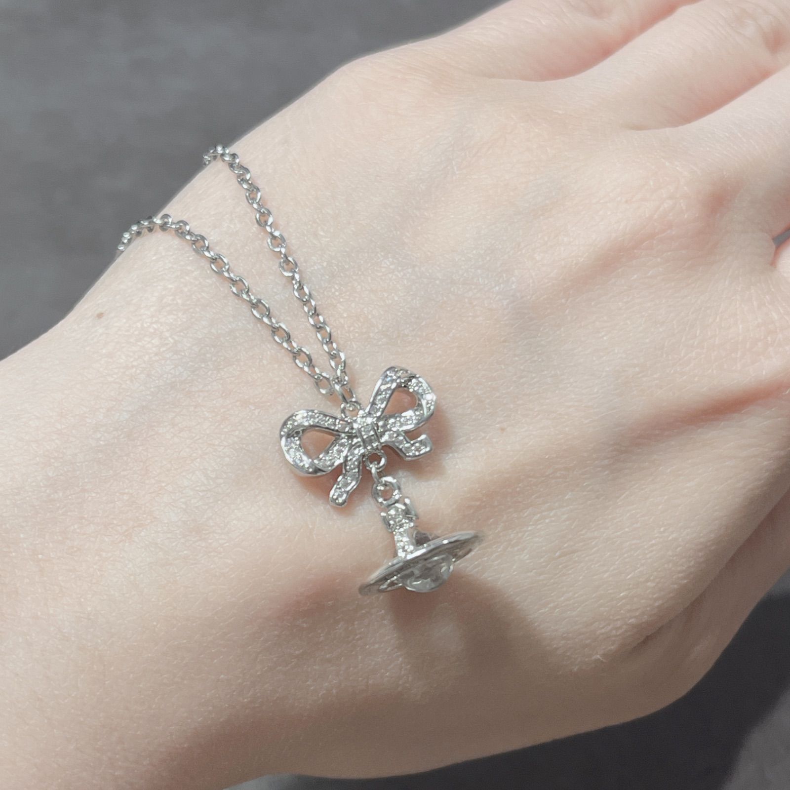 ドロップリボンオーブネックレス　ヴィヴィアンウエストウッド Vivienne Westwood リボンドロップオーブネックレス#811 - メルカリ