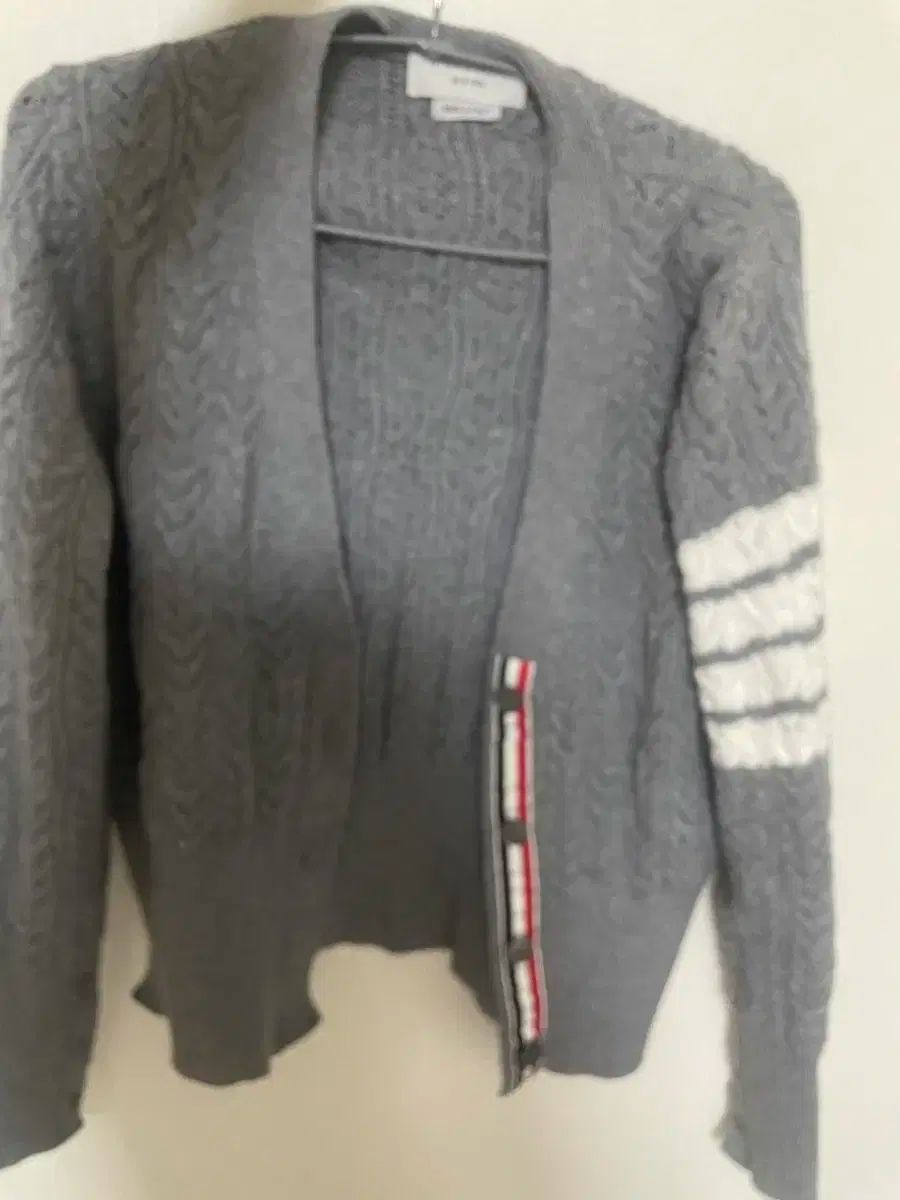 THOM BROWNE トム・ブラウン アイルランド製ケーブル編みカーディガン THOM BROWNE トム・ブラウン アイルランド製ケーブル編みカーディガン