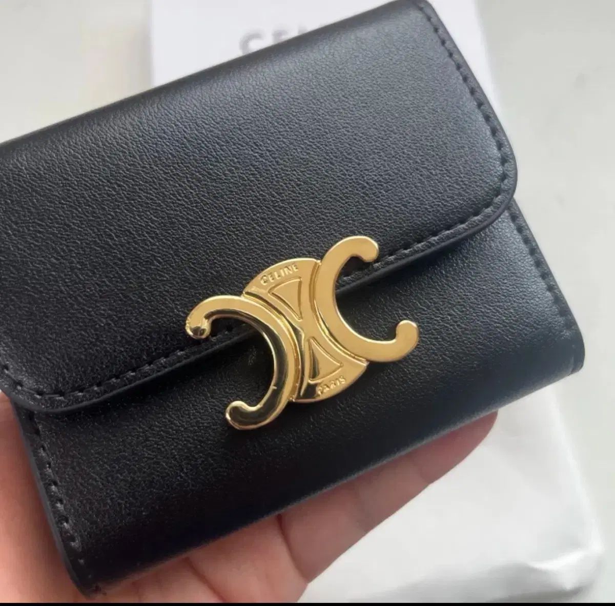 CELINE　財布 CELINE ファインウォレット CELINE ヴィクトワール (CELINE