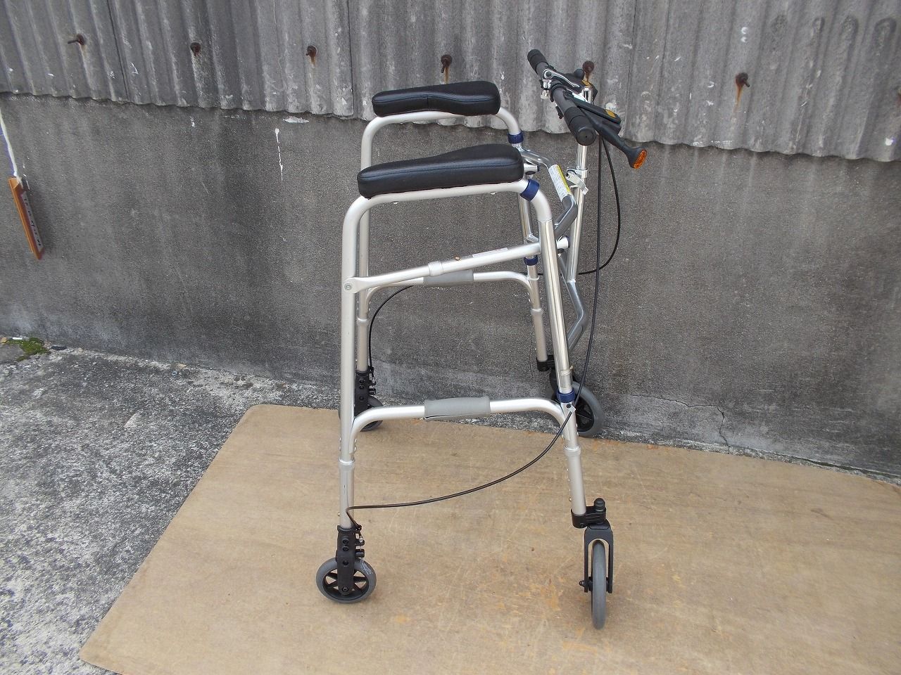 セーフティアーム Uタイプウォーカー